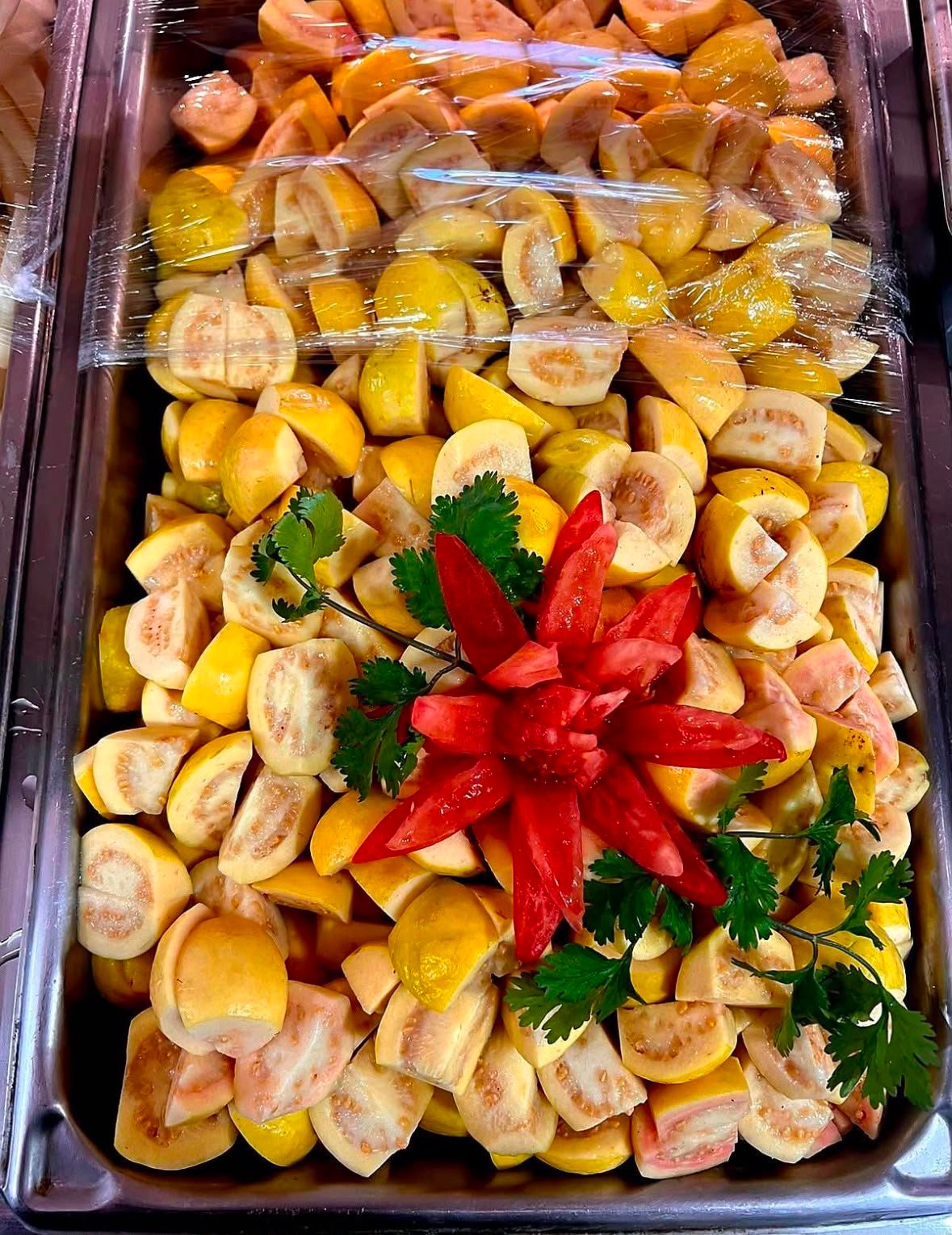 Fruta fresca y opciones saludables para cafetería escolar